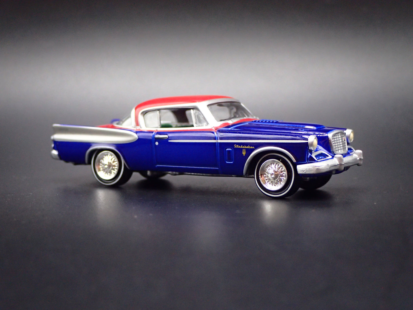 1957 57 STUDEBAKER GOLDEN HAWK 1:64 SCALE COLLECTIBLE DIORAMA DIECAST MODEL CAR