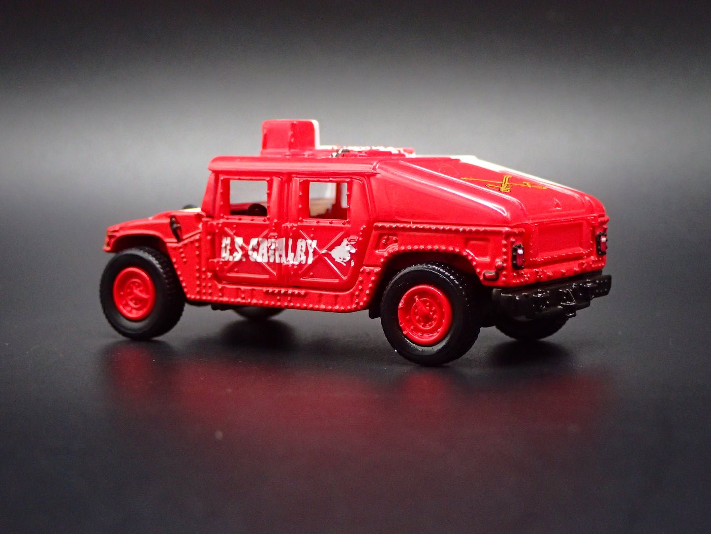 1992-2006 HUMMER H1 HUMVEE US CAVALRY RED 1:64 SCALE DIORAMA DIECAST MODEL CAR