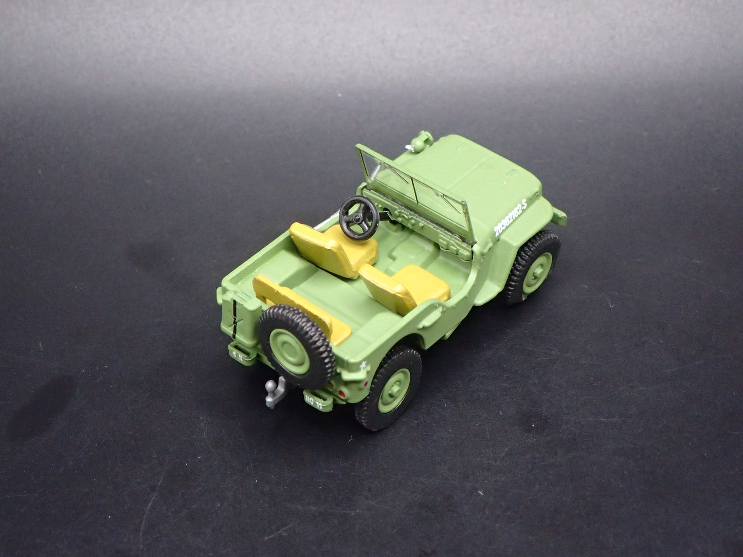 1941-1945 JEEP WILLYS MB ARMY 1:64 SCALE COLLECTIBLE DIORAMA DIECAST MODEL CAR