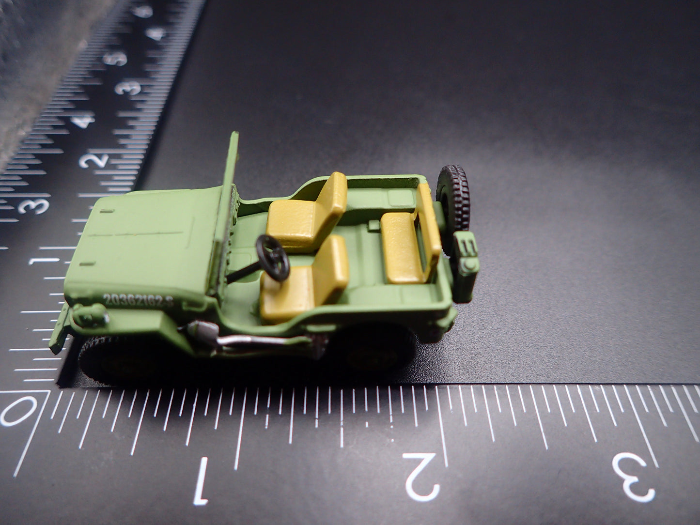 1941-1945 JEEP WILLYS MB ARMY 1:64 SCALE COLLECTIBLE DIORAMA DIECAST MODEL CAR