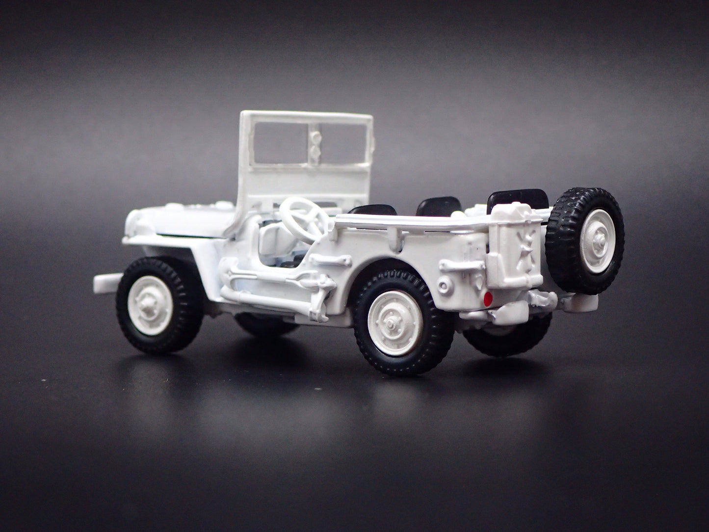 1941-1945 JEEP WILLYS WHITE 1:64 SCALE COLLECTIBLE DIORAMA DIECAST MODEL CAR