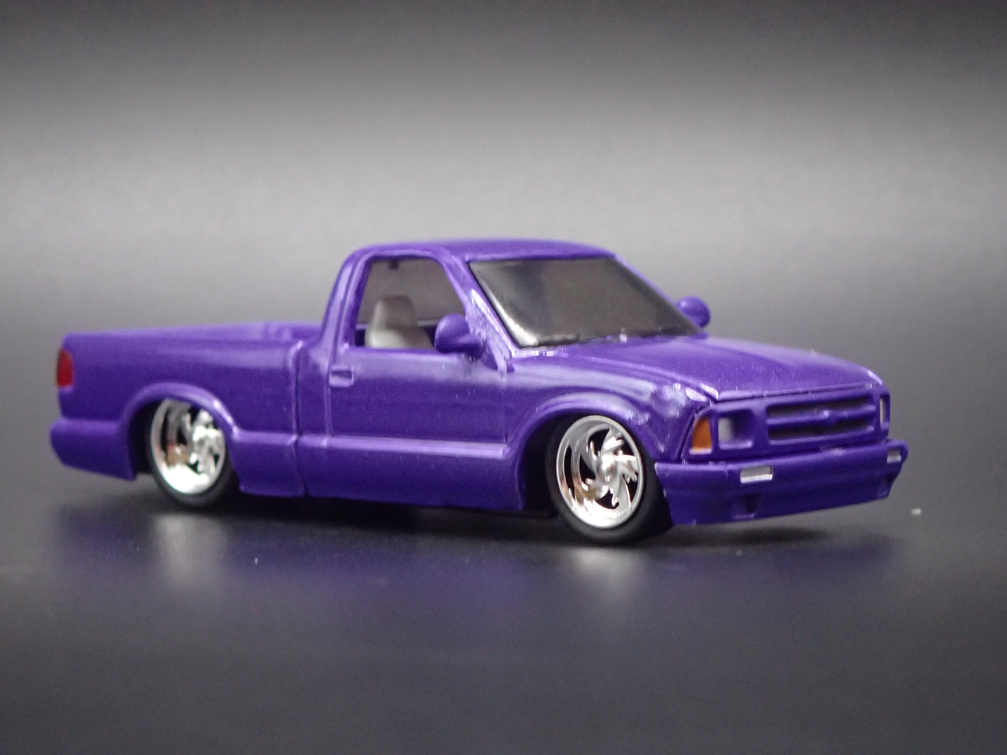 1995 95 CHEVY CHEVROLET S10 PICKUP TRUCK SINGLE CAB 1:64 SCALE DIECAST MODEL CAR