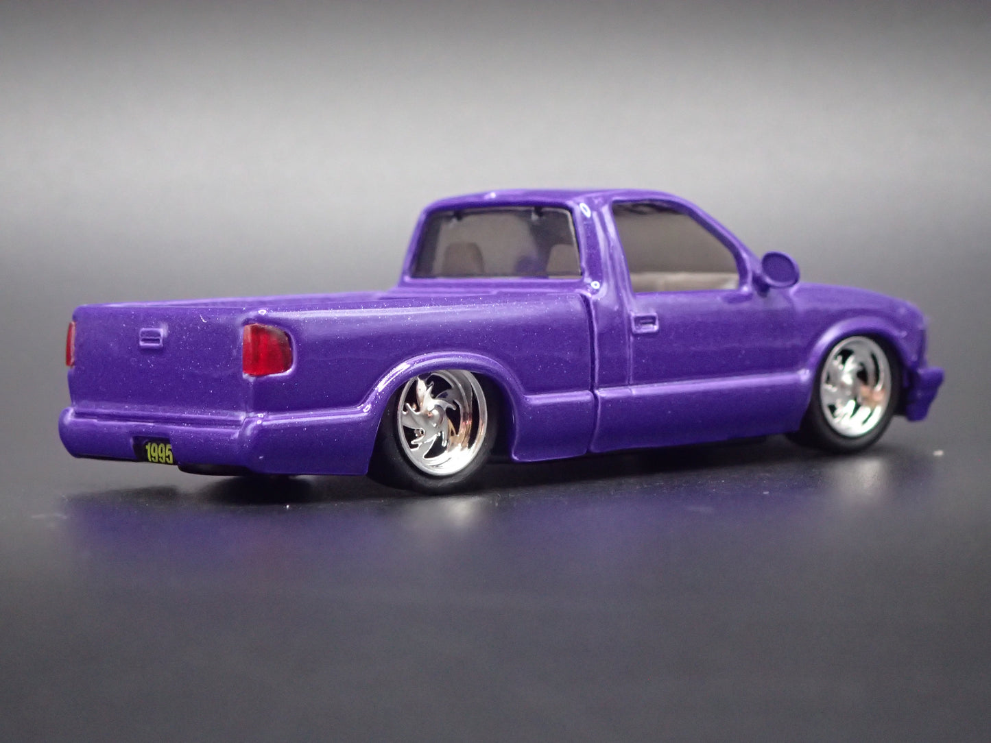 1995 95 CHEVY CHEVROLET S10 PICKUP TRUCK SINGLE CAB 1:64 SCALE DIECAST MODEL CAR