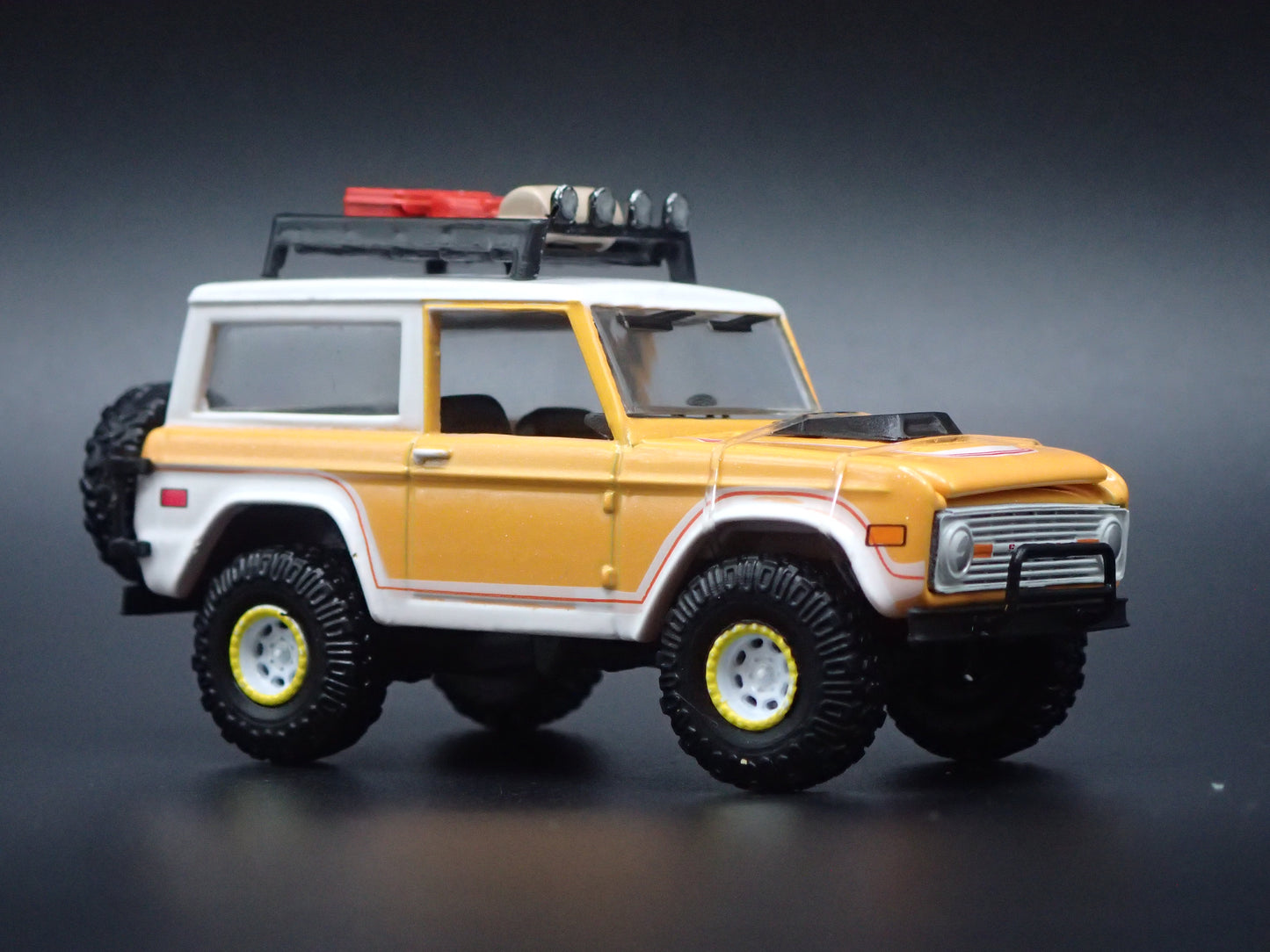 1971 71 FORD BRONCO OFF ROAD 1:64 SCALE COLLECTIBLE DIORAMA DIECAST MODEL CAR