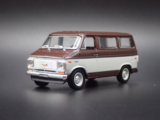 1971 71 CHEVY CHEVROLET VAN BEAUVILLE 10 1:64 SCALE DIORAMA DIECAST MODEL CAR