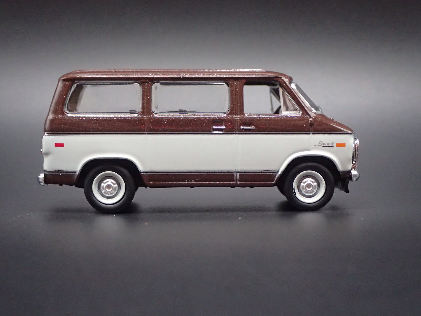 1971 71 CHEVY CHEVROLET VAN BEAUVILLE 10 1:64 SCALE DIORAMA DIECAST MODEL CAR