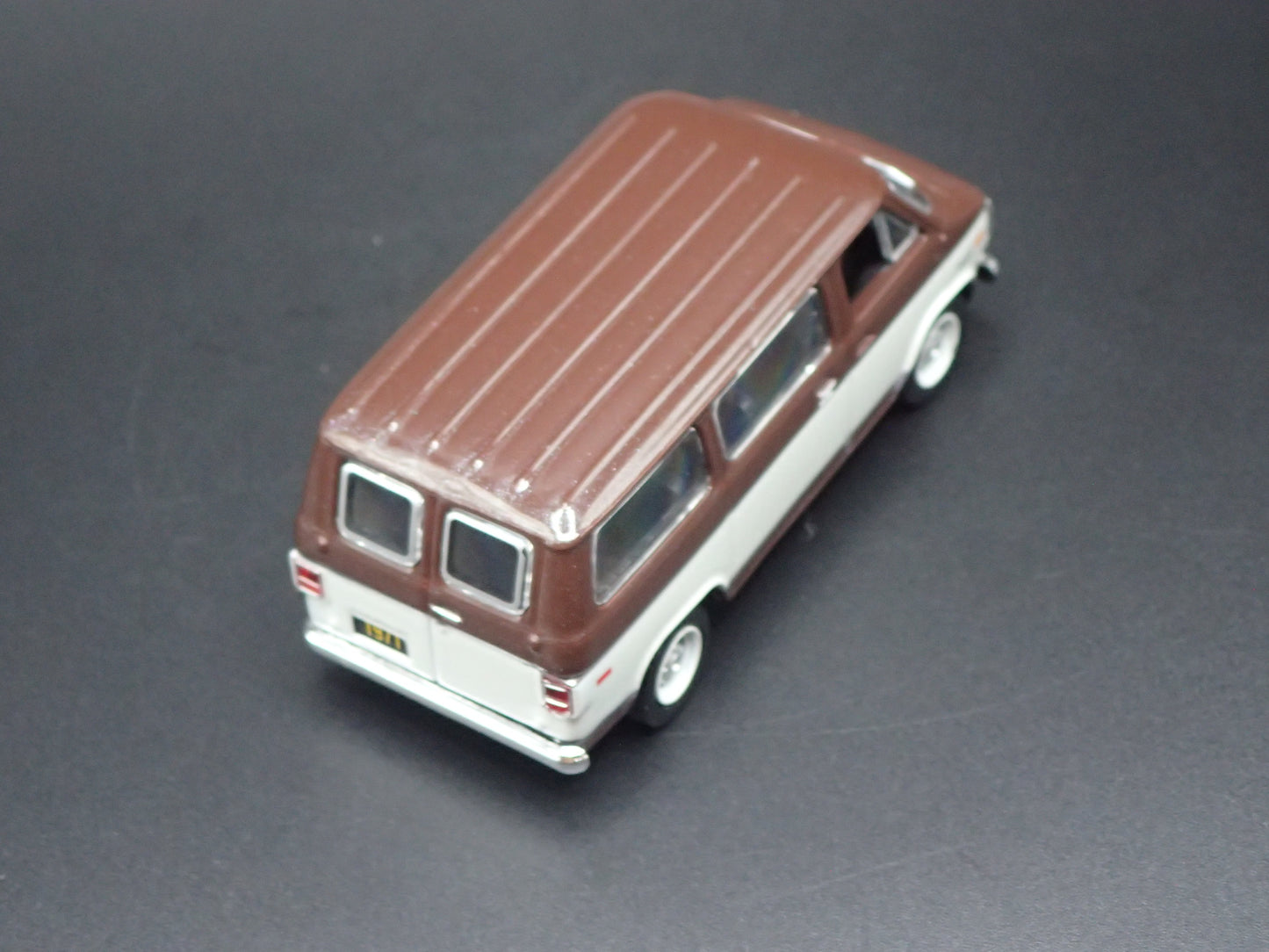 1971 71 CHEVY CHEVROLET VAN BEAUVILLE 10 1:64 SCALE DIORAMA DIECAST MODEL CAR