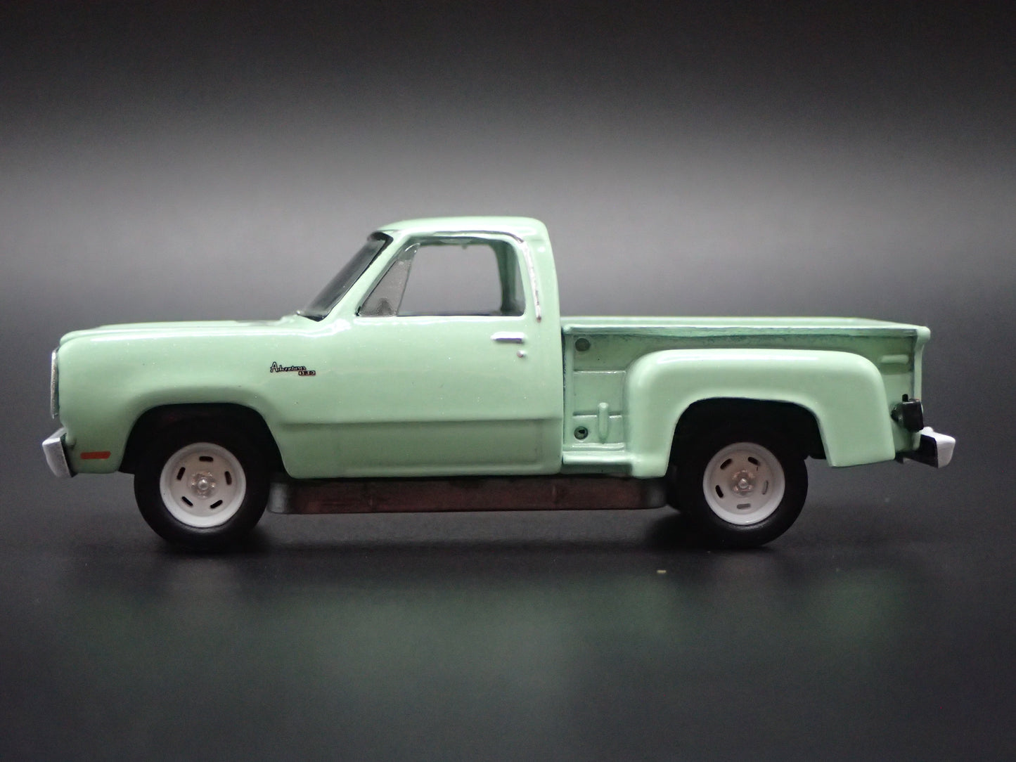 1978 78 DODGE ADVENTURER 150 STEPSIDE PICKUP TRUCK 1/64 SCALE DIECAST MODEL CAR