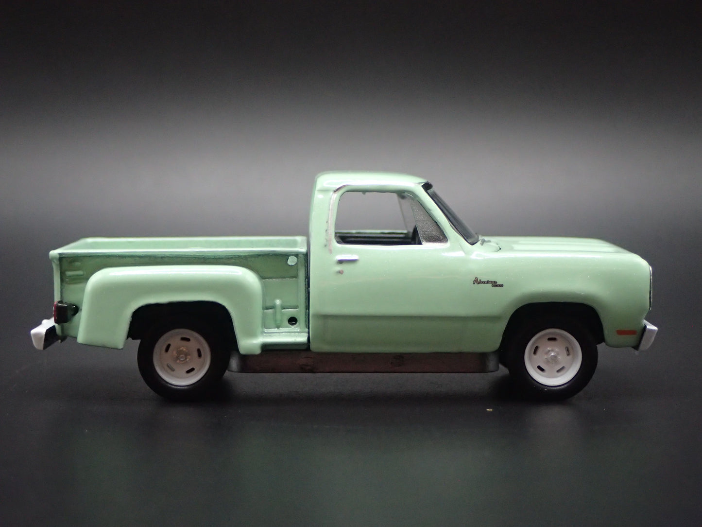 1978 78 DODGE ADVENTURER 150 STEPSIDE PICKUP TRUCK 1/64 SCALE DIECAST MODEL CAR