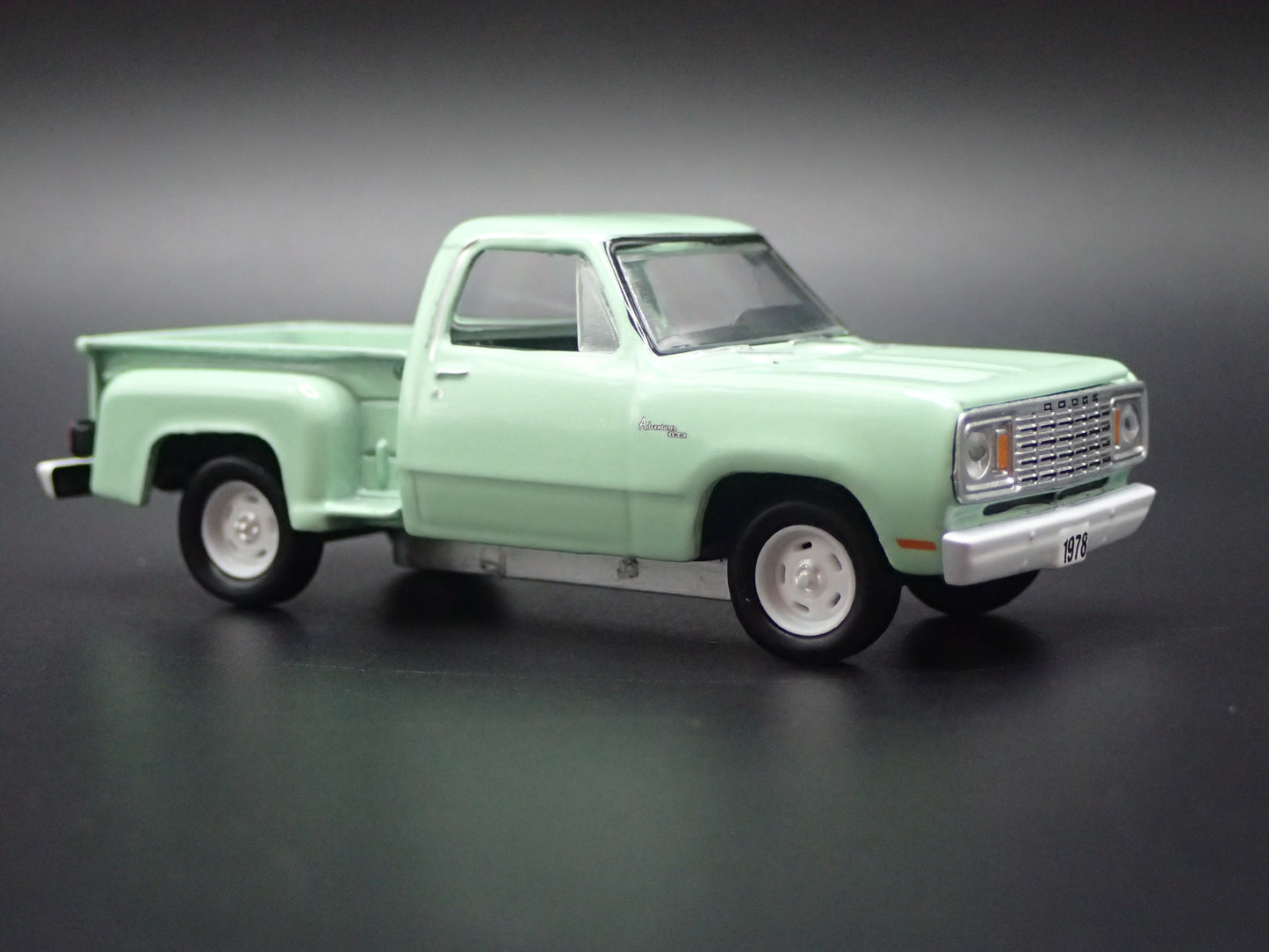 1978 78 DODGE ADVENTURER 150 STEPSIDE PICKUP TRUCK 1/64 SCALE DIECAST MODEL CAR