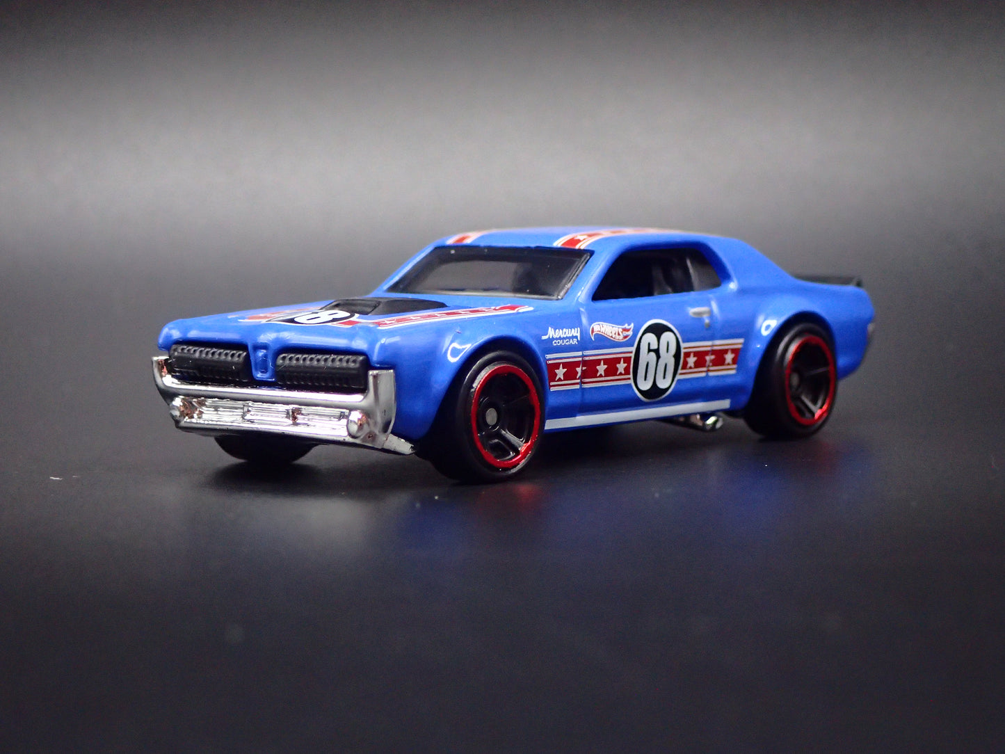 1968 68 MERC MERCURY COUGAR 1/64 SCALE COLLECTIBLE DIORAMA DIECAST MODEL CAR