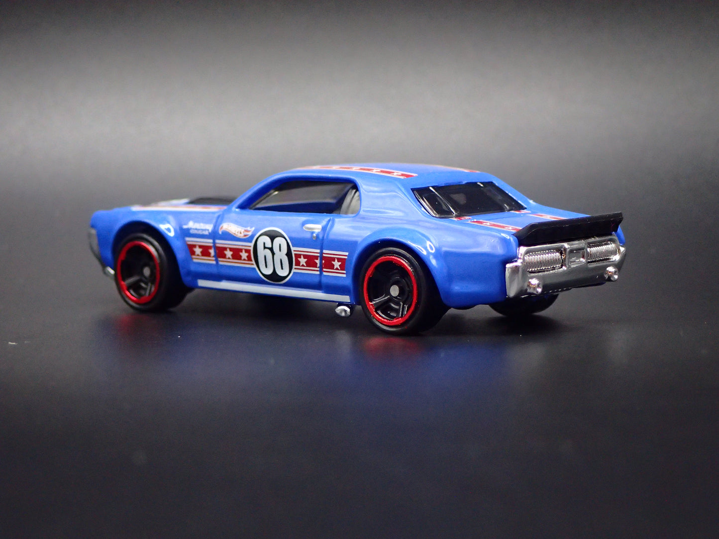1968 68 MERC MERCURY COUGAR 1/64 SCALE COLLECTIBLE DIORAMA DIECAST MODEL CAR