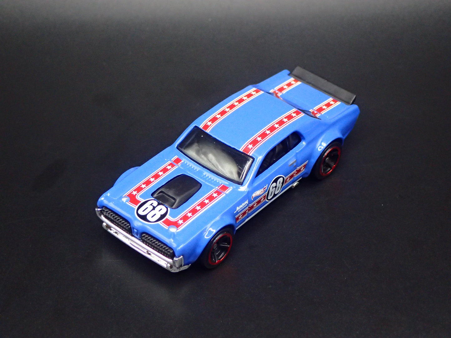1968 68 MERC MERCURY COUGAR 1/64 SCALE COLLECTIBLE DIORAMA DIECAST MODEL CAR