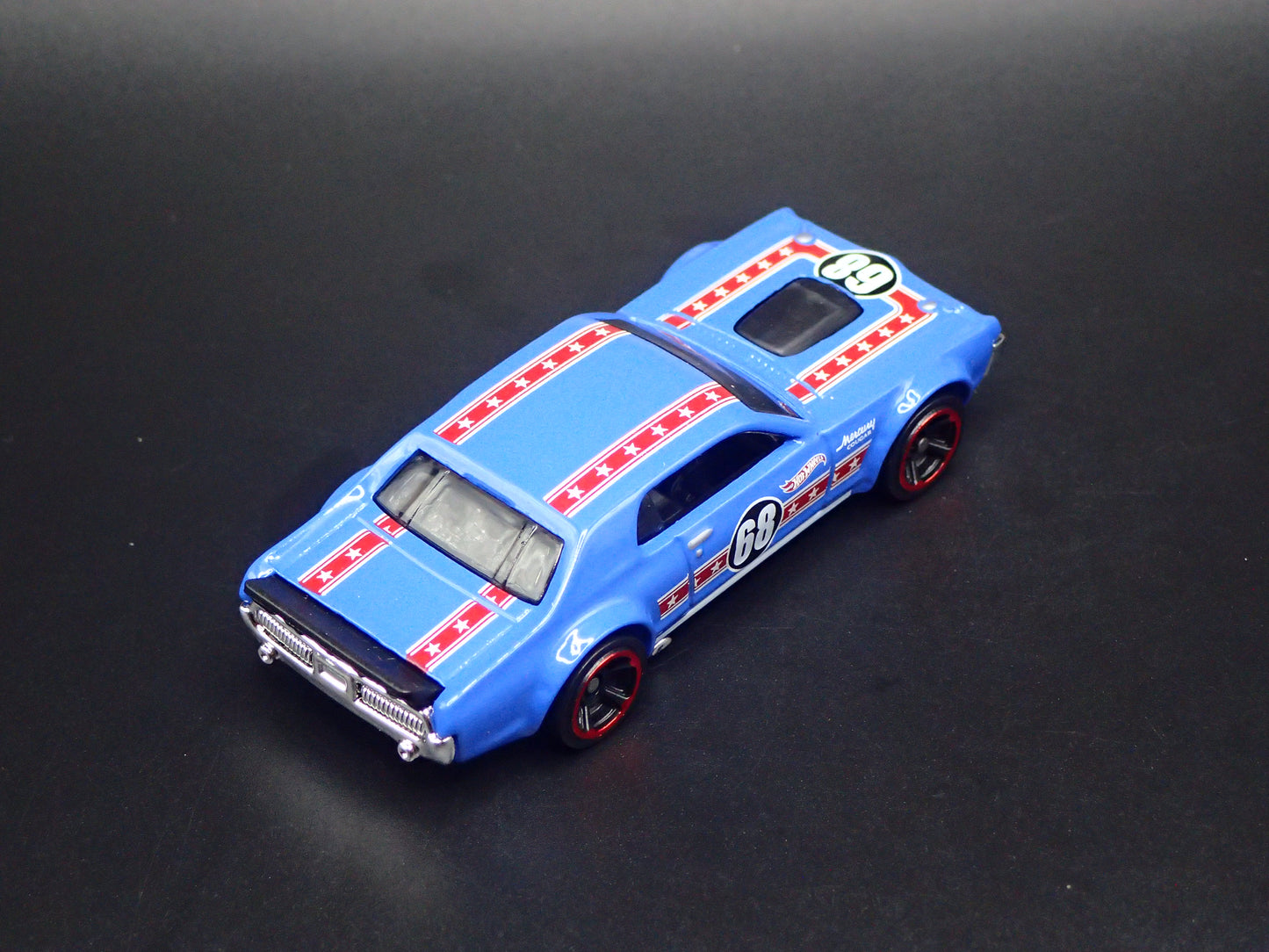 1968 68 MERC MERCURY COUGAR 1/64 SCALE COLLECTIBLE DIORAMA DIECAST MODEL CAR