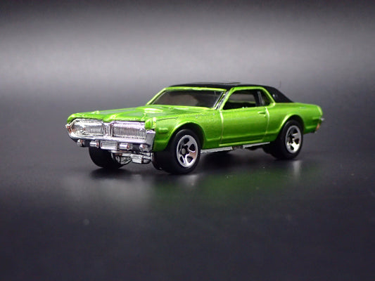 1968 68 MERC MERCURY COUGAR 1/64 SCALE COLLECTIBLE DIORAMA DIECAST MODEL CAR