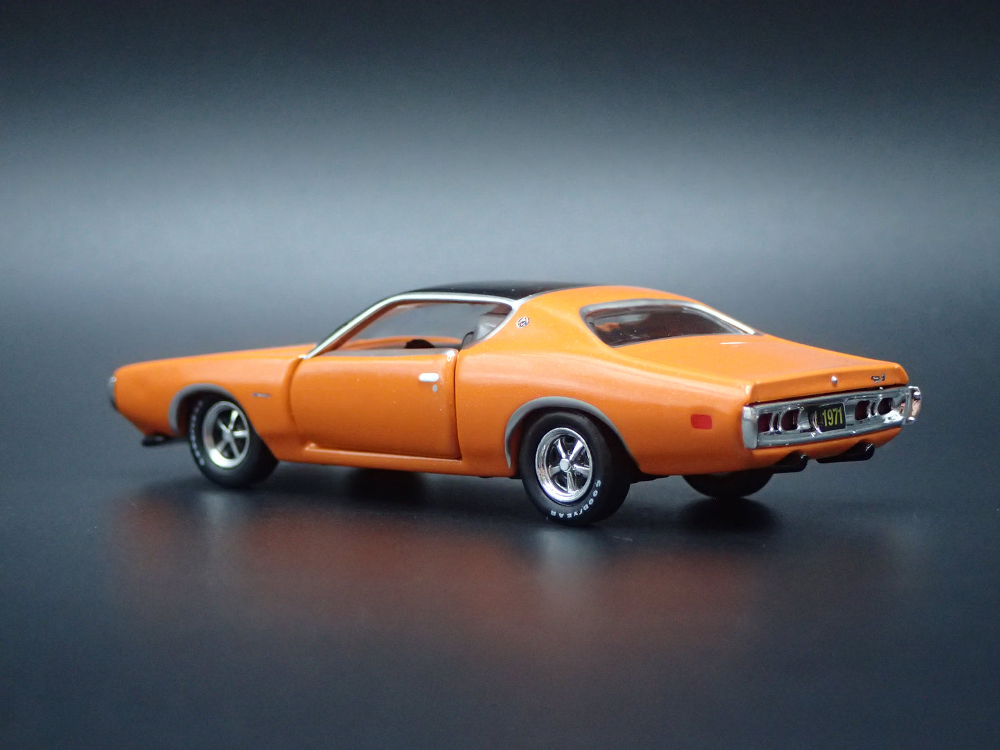 1971 71 DODGE CHARGER SE 383 1:64 SCALE COLLECTIBLE DIORAMA DIECAST MODEL CAR