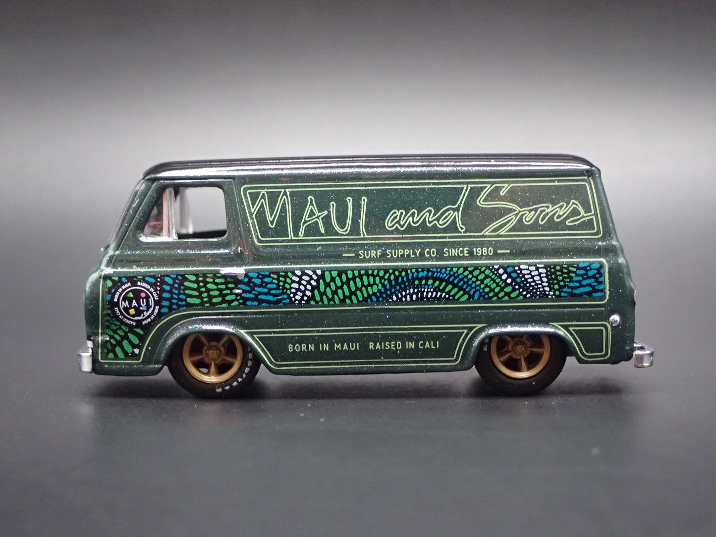 1963 63 FORD ECONOLINE DELIVERY VAN MAUI & SONS GREEN 1:64 DIECAST MODEL CAR