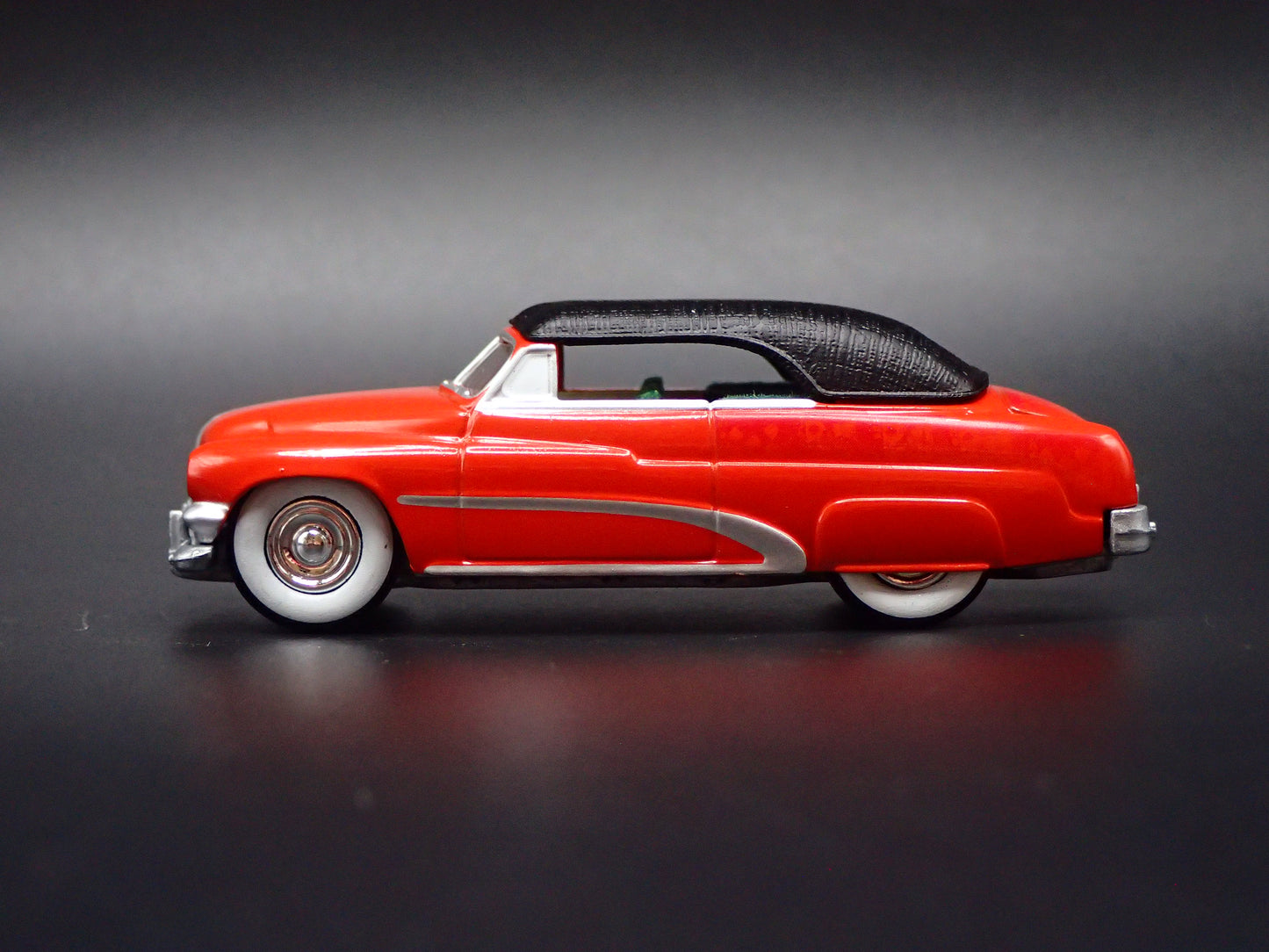 1951 51 MERC MERCURY CONVERTIBLE ORANGE 1:64 SCALE DIORAMA DIECAST MODEL CAR