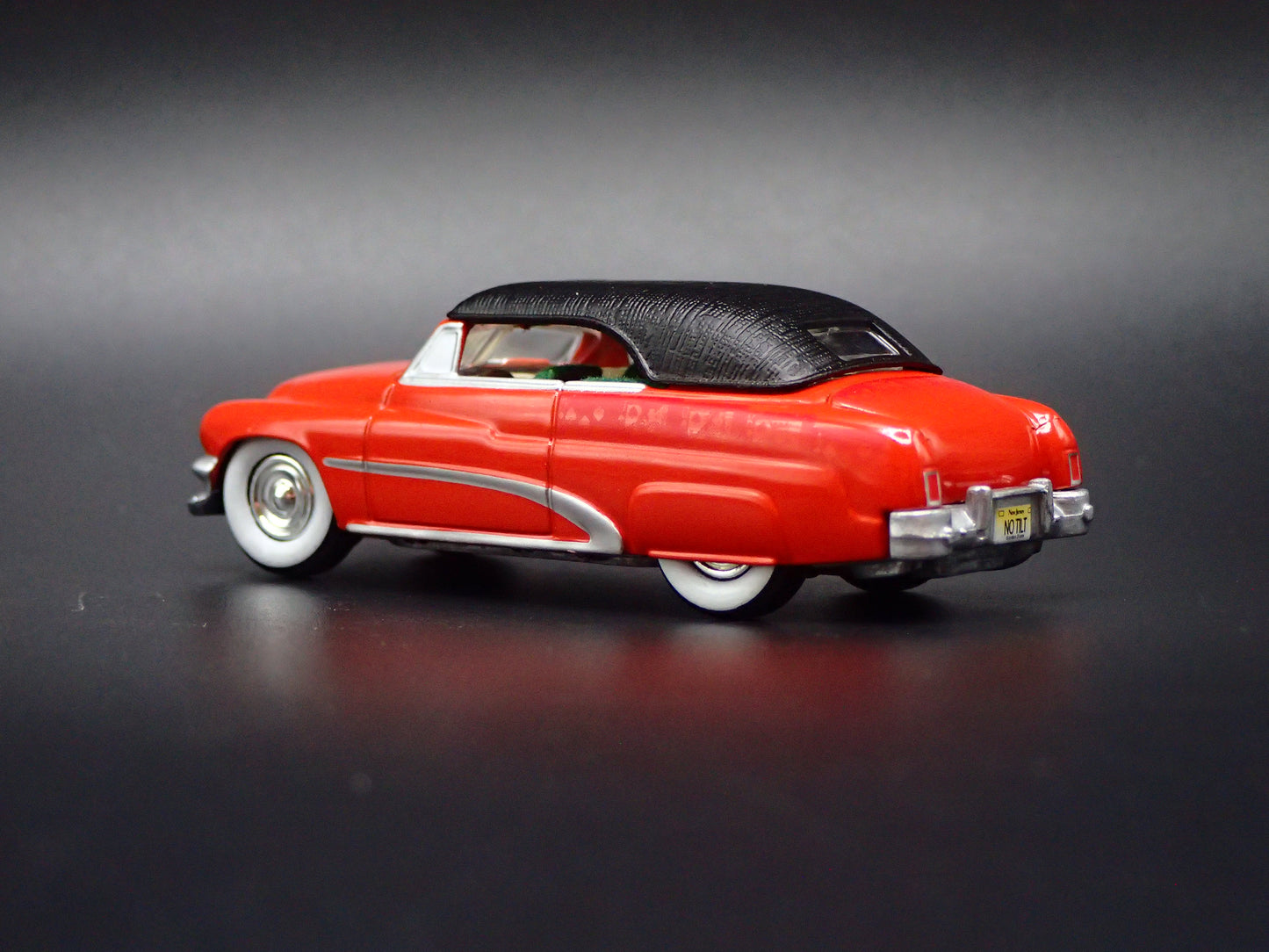 1951 51 MERC MERCURY CONVERTIBLE ORANGE 1:64 SCALE DIORAMA DIECAST MODEL CAR