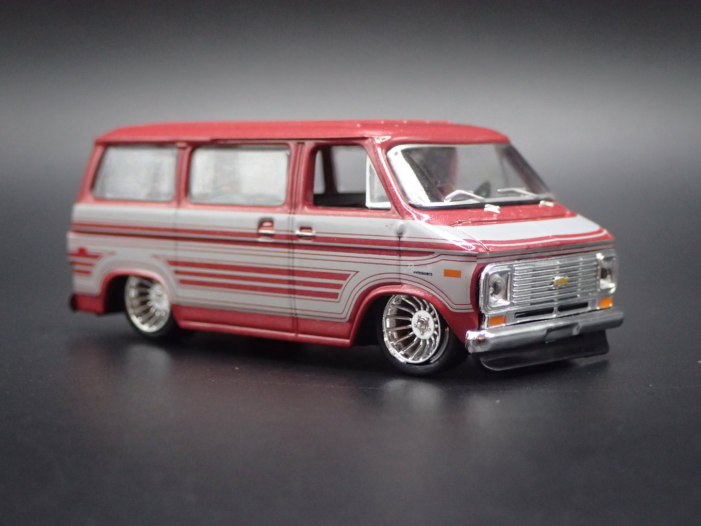 1971-1977 CHEVY CHEVROLET VAN G10 BURGUNDY 1:64 SCALE DIECAST MODEL CAR