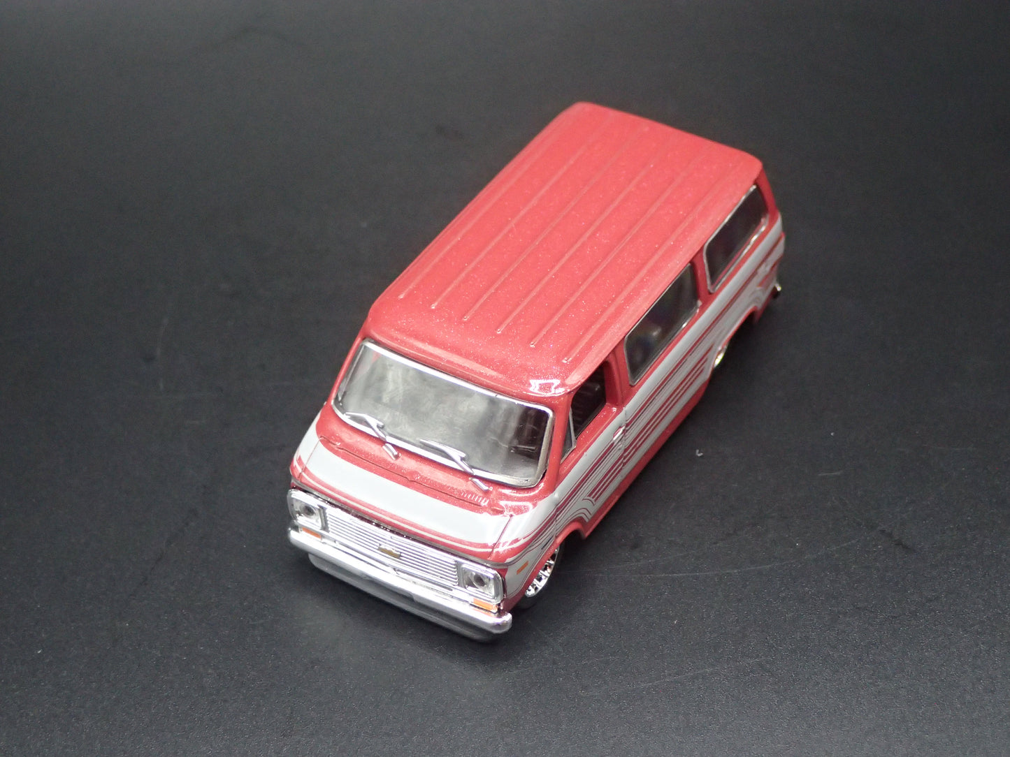 1971-1977 CHEVY CHEVROLET VAN G10 BURGUNDY 1:64 SCALE DIECAST MODEL CAR