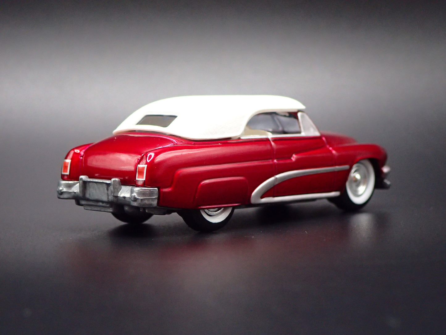 1951 51 MERC MERCURY CONVERTIBLE RED RARE 1:64 SCALE DIORAMA DIECAST MODEL CAR