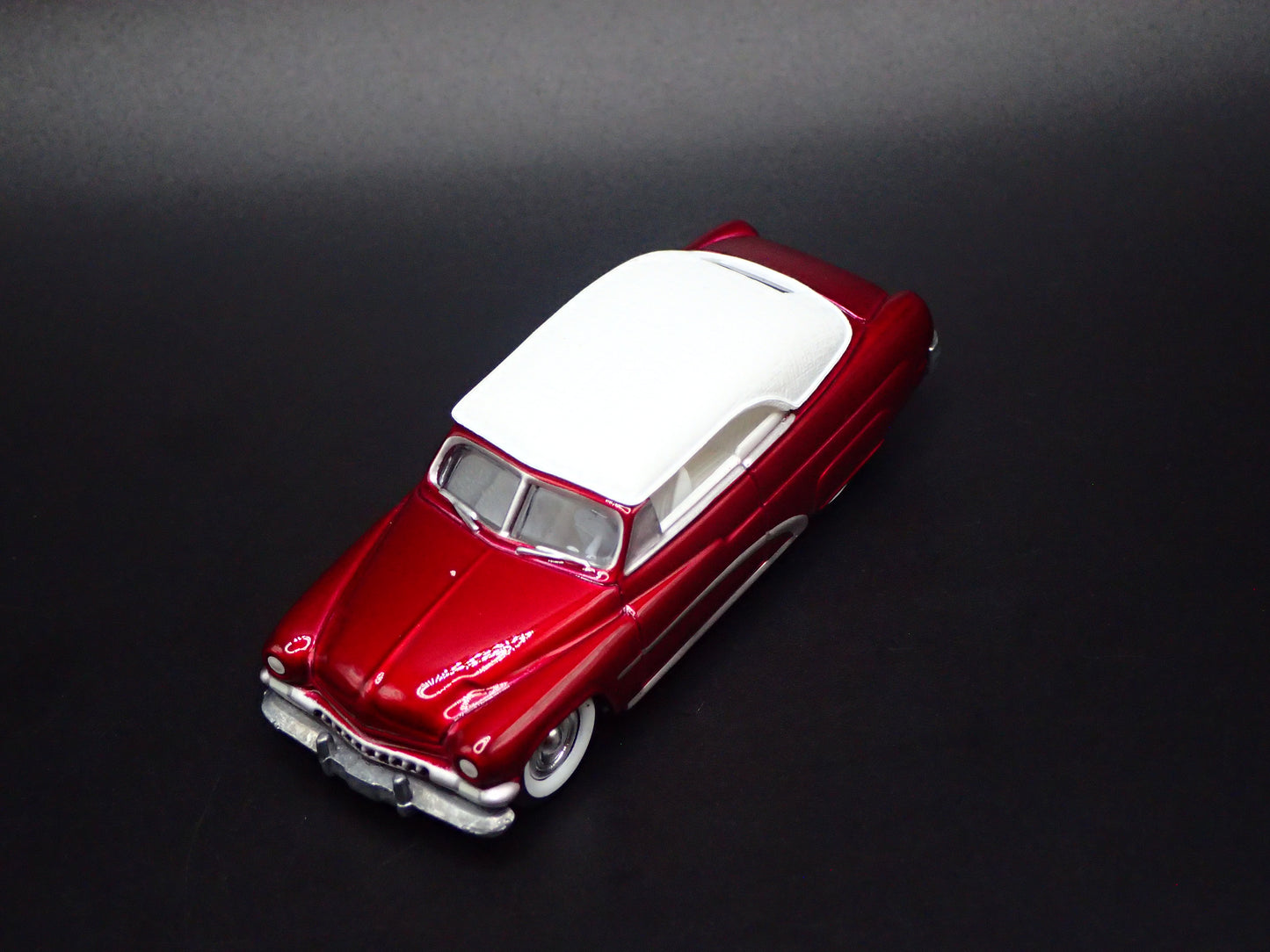 1951 51 MERC MERCURY CONVERTIBLE RED RARE 1:64 SCALE DIORAMA DIECAST MODEL CAR