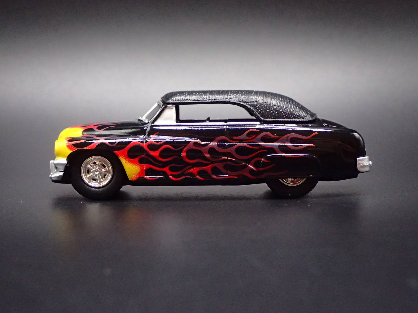 1951 51 MERC MERCURY CONVERTIBLE BLACK RARE 1:64 SCALE DIORAMA DIECAST MODEL CAR