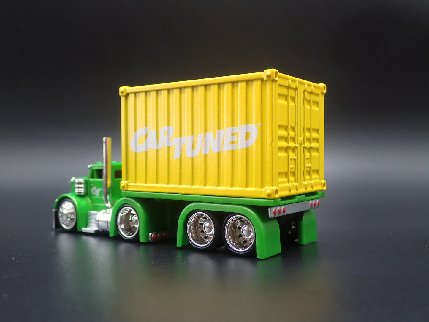 CAR TUNED SNEAKY PETE CONTAINER RIG 1:64 SCALE DIORAMA DIECAST MODEL CAR