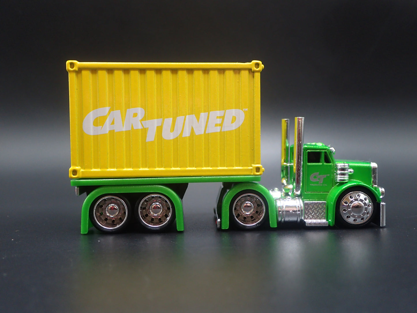 CAR TUNED SNEAKY PETE CONTAINER RIG 1:64 SCALE DIORAMA DIECAST MODEL CAR
