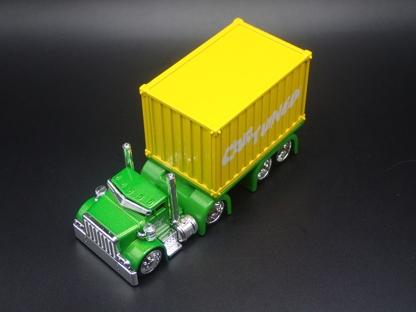 CAR TUNED SNEAKY PETE CONTAINER RIG 1:64 SCALE DIORAMA DIECAST MODEL CAR