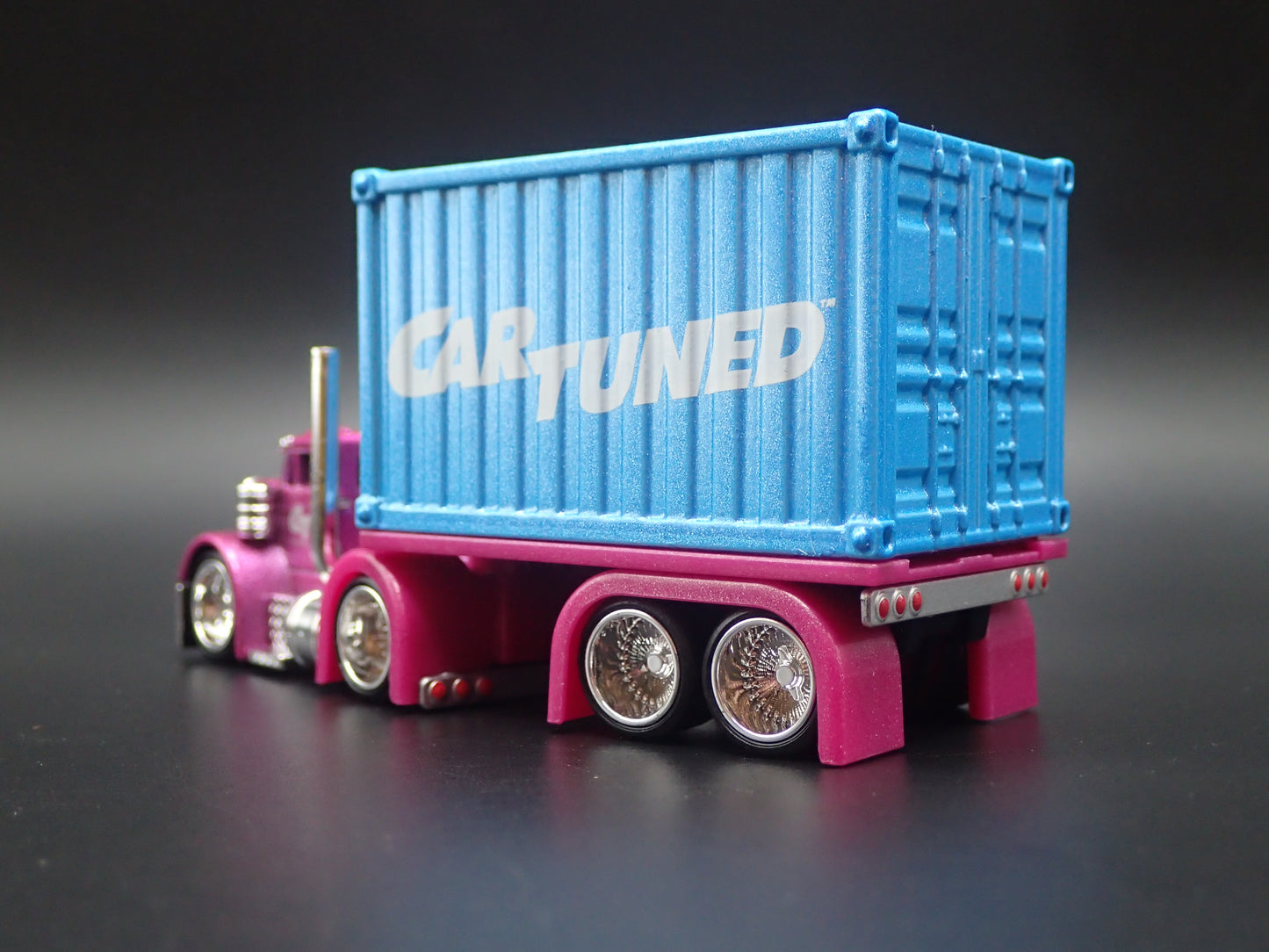 CAR TUNED SNEAKY PETE CONTAINER RIG 1:64 SCALE DIORAMA DIECAST MODEL CAR