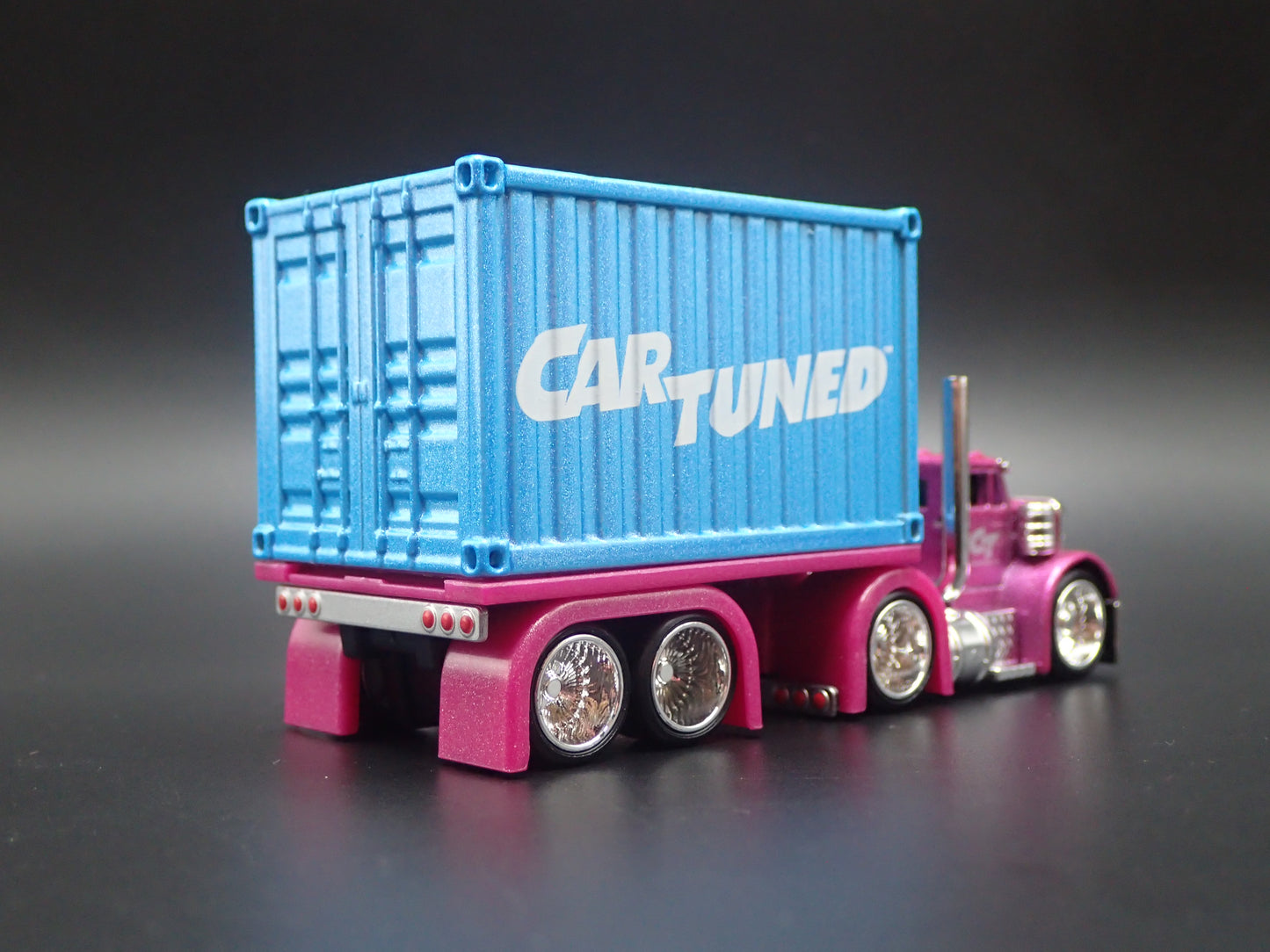 CAR TUNED SNEAKY PETE CONTAINER RIG 1:64 SCALE DIORAMA DIECAST MODEL CAR