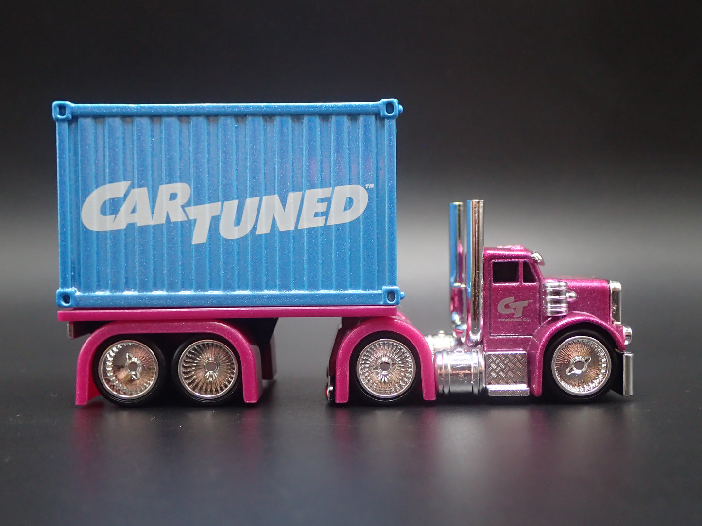 CAR TUNED SNEAKY PETE CONTAINER RIG 1:64 SCALE DIORAMA DIECAST MODEL CAR
