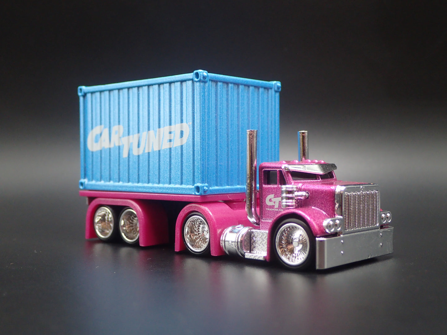 CAR TUNED SNEAKY PETE CONTAINER RIG 1:64 SCALE DIORAMA DIECAST MODEL CAR