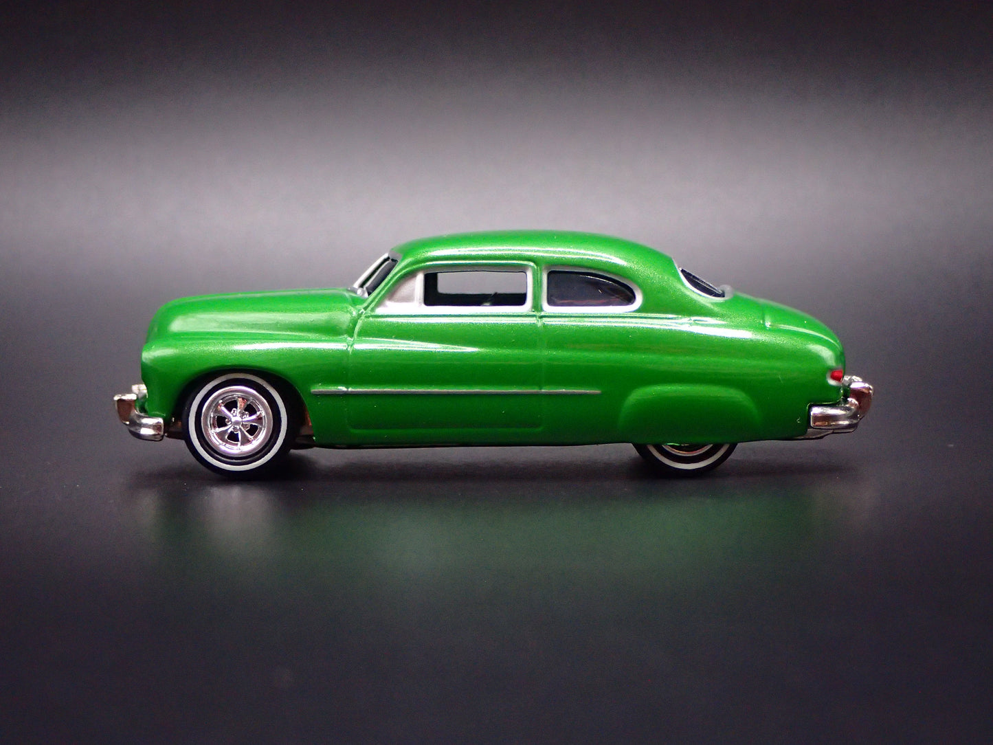 1949 49 MERCURY MERC COUPE GREEN 1:64 SCALE DIORAMA DIECAST MODEL CAR