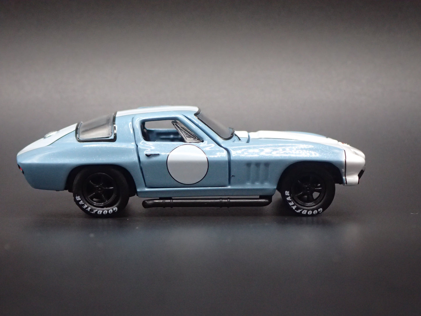 1966 66 CHEVY CHEVROLET CORVETTE 427 BLUE 1:64 SCALE DIORAMA DIECAST MODEL CAR