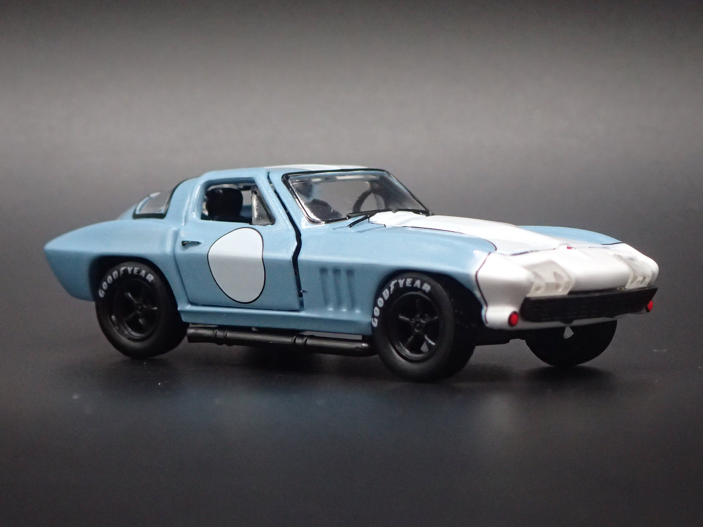 1966 66 CHEVY CHEVROLET CORVETTE 427 BLUE 1:64 SCALE DIORAMA DIECAST MODEL CAR