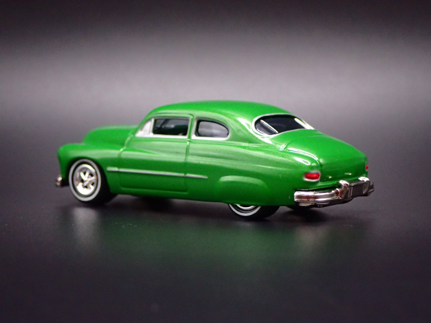 1949 49 MERCURY MERC COUPE GREEN 1:64 SCALE DIORAMA DIECAST MODEL CAR