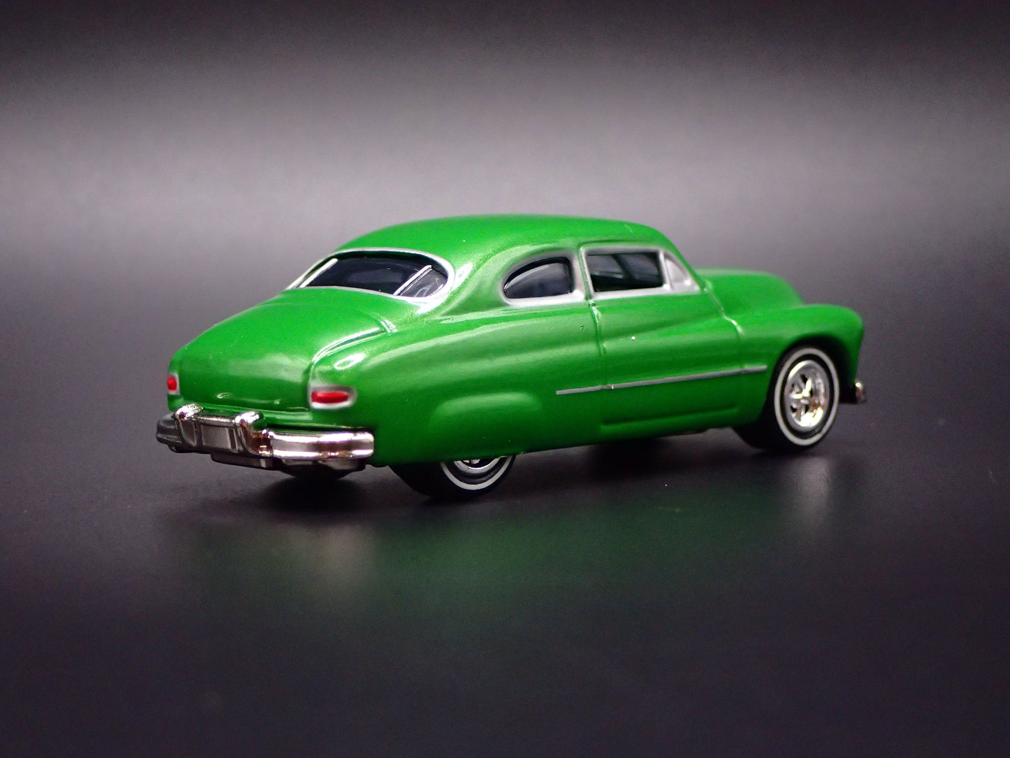 1949 49 MERCURY MERC COUPE GREEN 1:64 SCALE DIORAMA DIECAST MODEL CAR