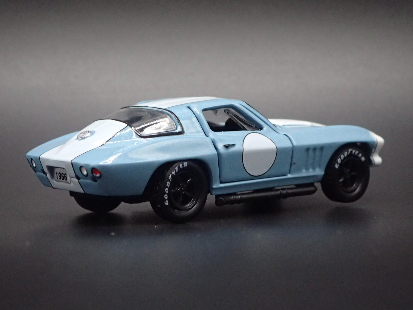 1966 66 CHEVY CHEVROLET CORVETTE 427 BLUE 1:64 SCALE DIORAMA DIECAST MODEL CAR
