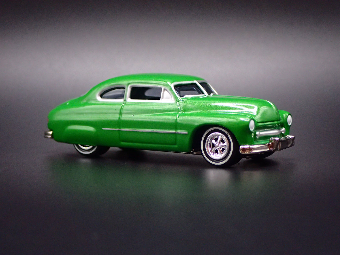 1949 49 MERCURY MERC COUPE GREEN 1:64 SCALE DIORAMA DIECAST MODEL CAR