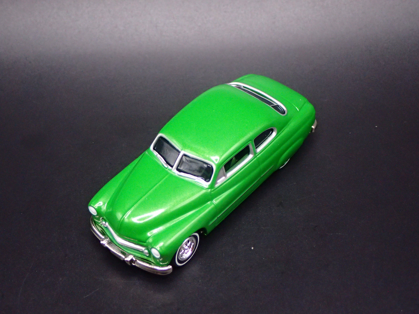 1949 49 MERCURY MERC COUPE GREEN 1:64 SCALE DIORAMA DIECAST MODEL CAR
