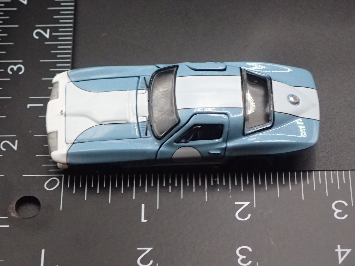 1966 66 CHEVY CHEVROLET CORVETTE 427 BLUE 1:64 SCALE DIORAMA DIECAST MODEL CAR