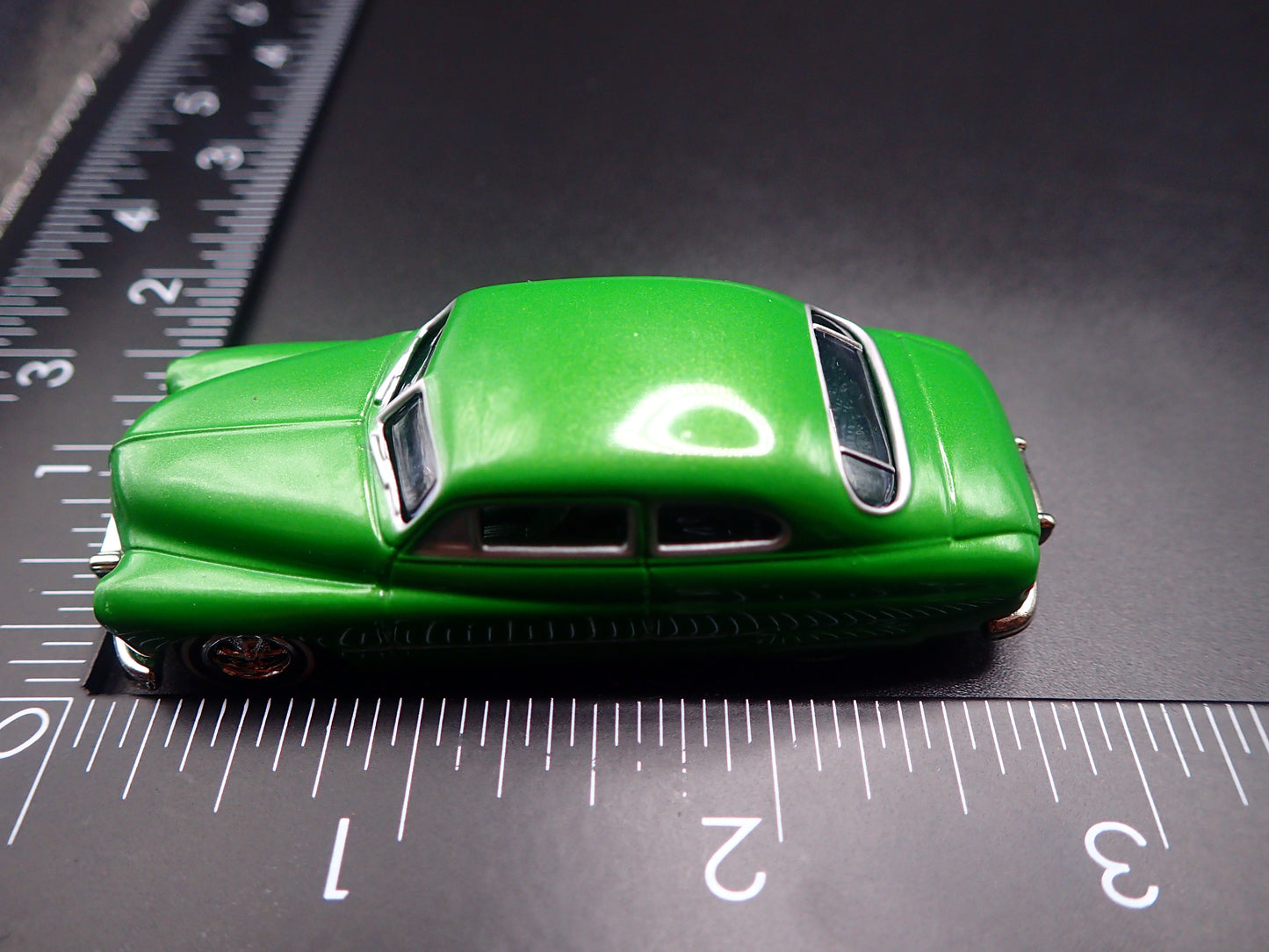 1949 49 MERCURY MERC COUPE GREEN 1:64 SCALE DIORAMA DIECAST MODEL CAR