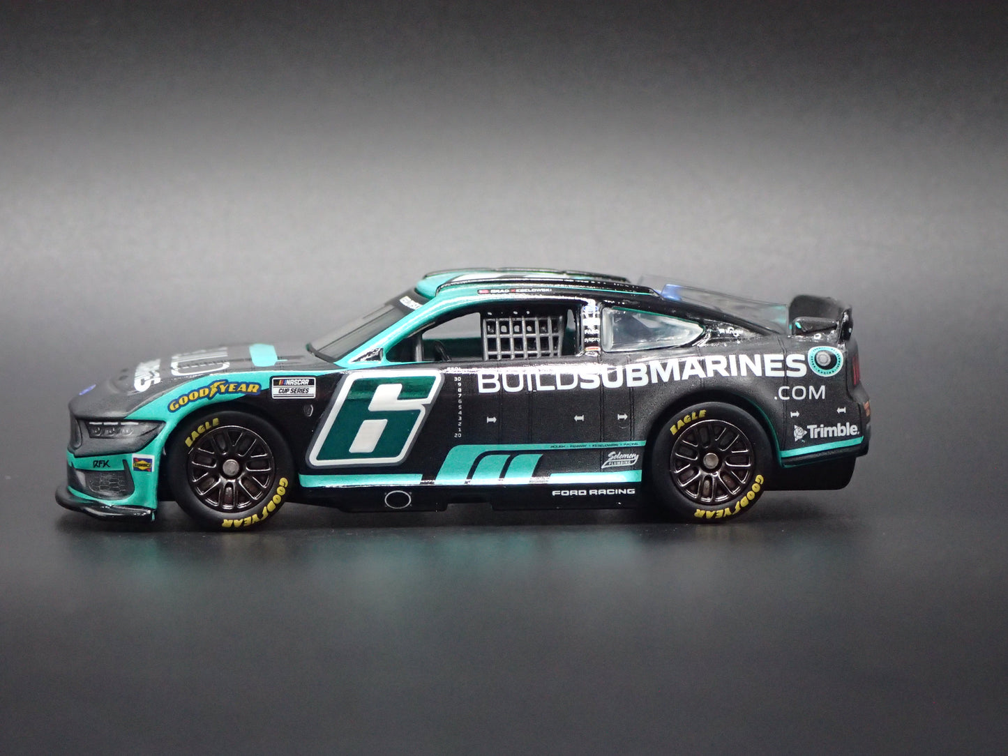 2026 26 FORD MUSTANG #6 BRAD KESELOWSKI NASCAR 1:64 SCALE DIECAST CAR