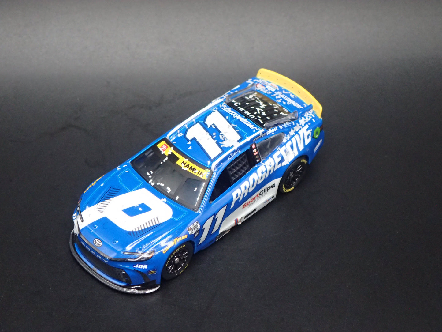 2025 25 TOYOTA CAMRY 11 DENNY HAMLIN PROGRESSIVE NASCAR 1:64 DIECAST MODEL CAR
