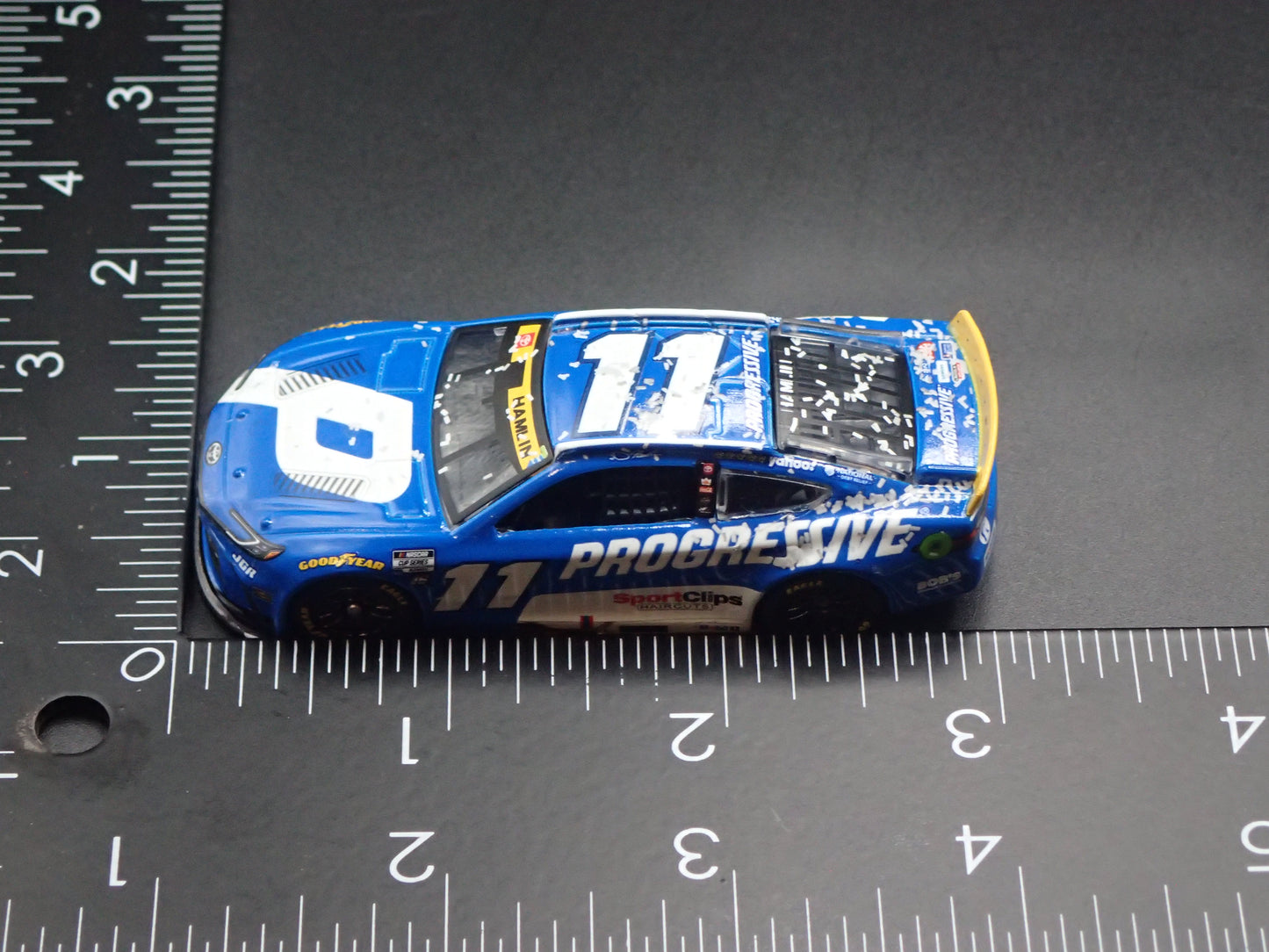 2025 25 TOYOTA CAMRY 11 DENNY HAMLIN PROGRESSIVE NASCAR 1:64 DIECAST MODEL CAR
