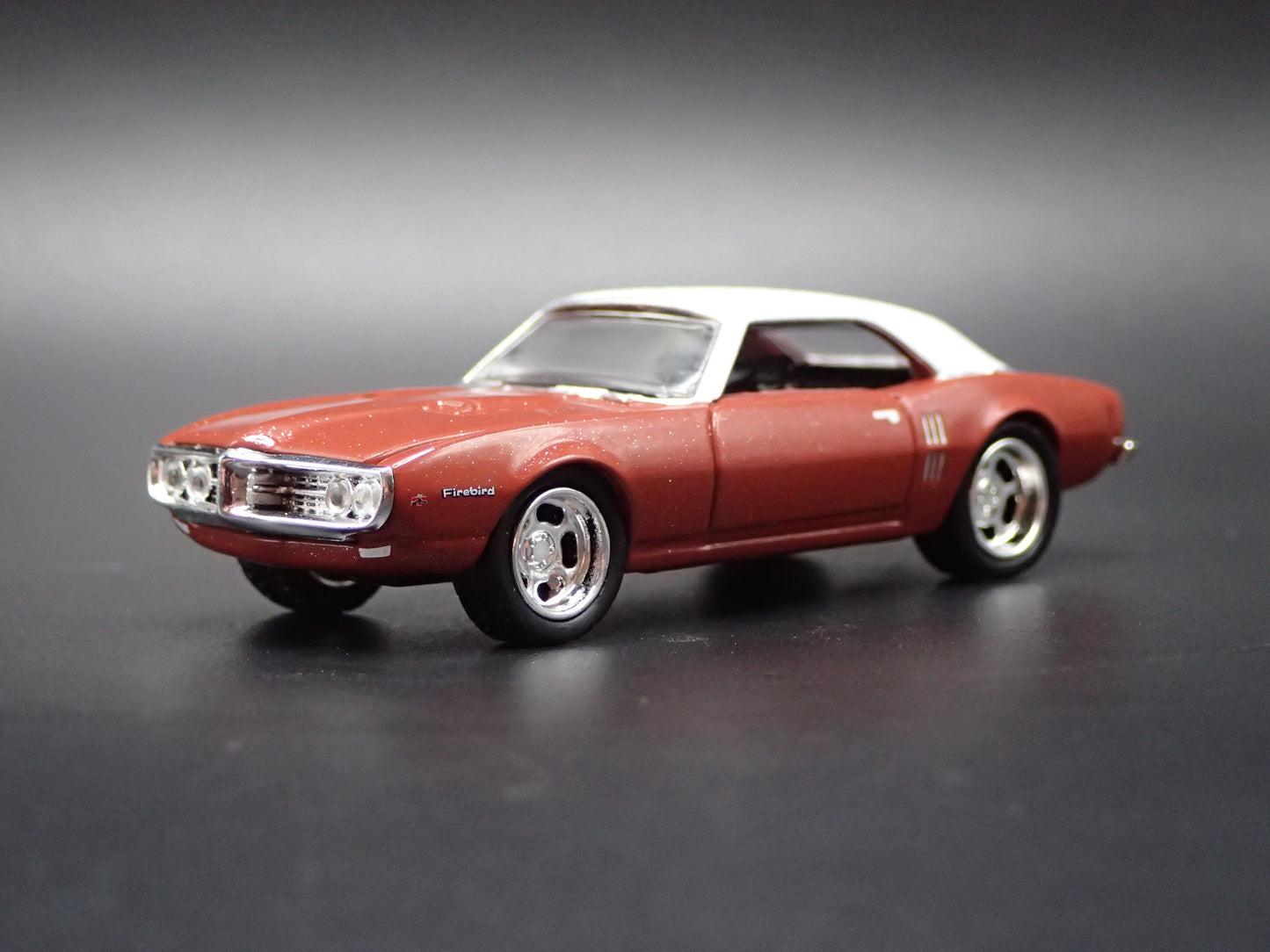 1968 68 PONTIAC FIREBIRD 400 HO 1/64 SCALE COLLECTIBLE DIORAMA DIECAST MODEL CAR