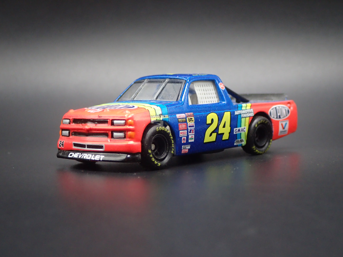 1995 CHEVY SILVERADO #24 SCOTT LAGASSE DUPONT NASCAR TRUCK 1:64 DIECAST CAR